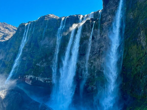 Mirador Cascadas del Glaciar Tronador